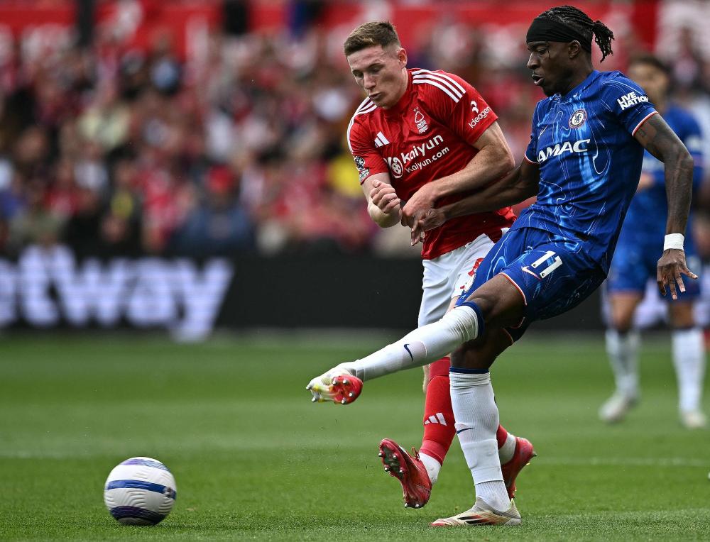 C罗在媒体评选的明年世界杯百大中高居第25！梅西仅第八！