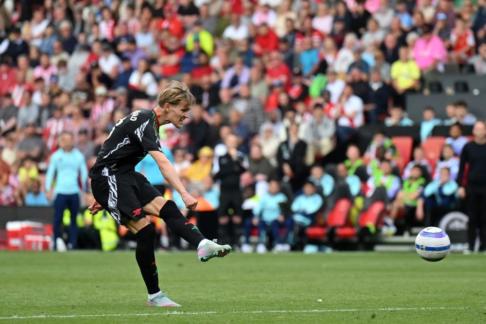 快船下半场进攻崩盘：科比-布朗得分超过哈登和小卡，末节6分钟仅得2分